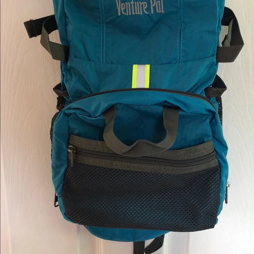 Venture Pal Field Operation 35L Ultra-light Packable Backpack, like new, blue